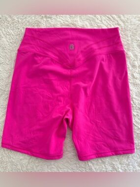 Legacy 6” shorts pink large